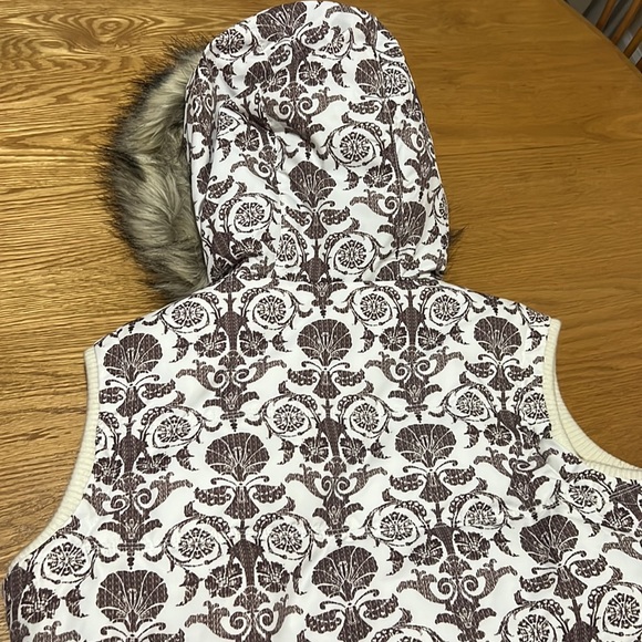 EUC Aeropostale White & Brown Faux Fur lined Vest Size XL - Picture 11 of 13